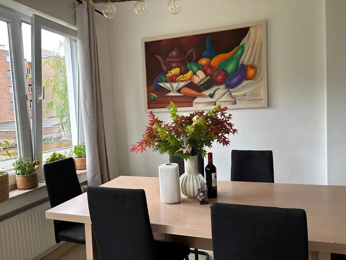 A Central And Quiet Apartment Bruksela Belgia
